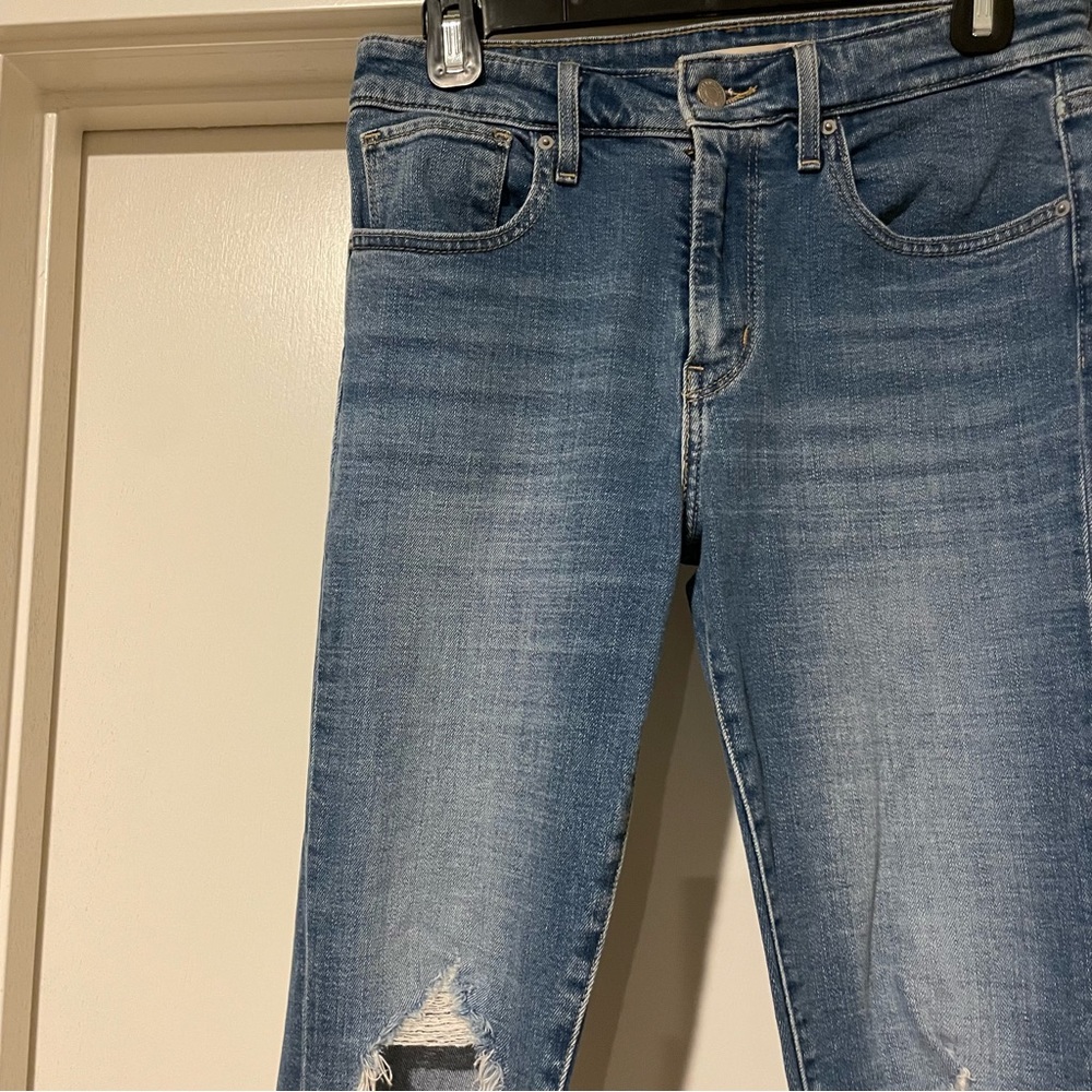Levi’s 721 High Rise Ripped Jeans - Picture 10 of 15